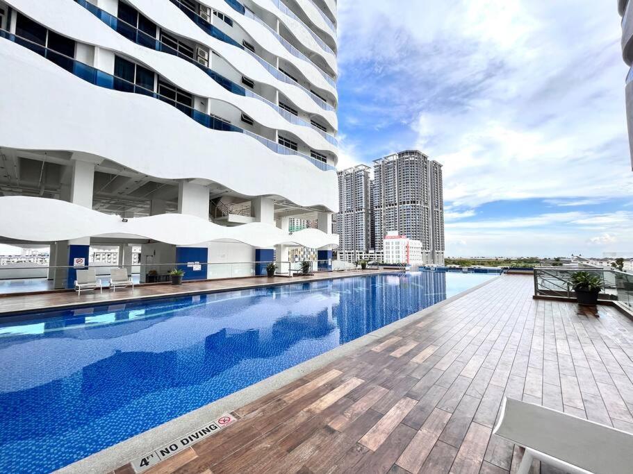 Concept Suite 05 @ The Wave Residence Tranquerah المظهر الخارجي الصورة
